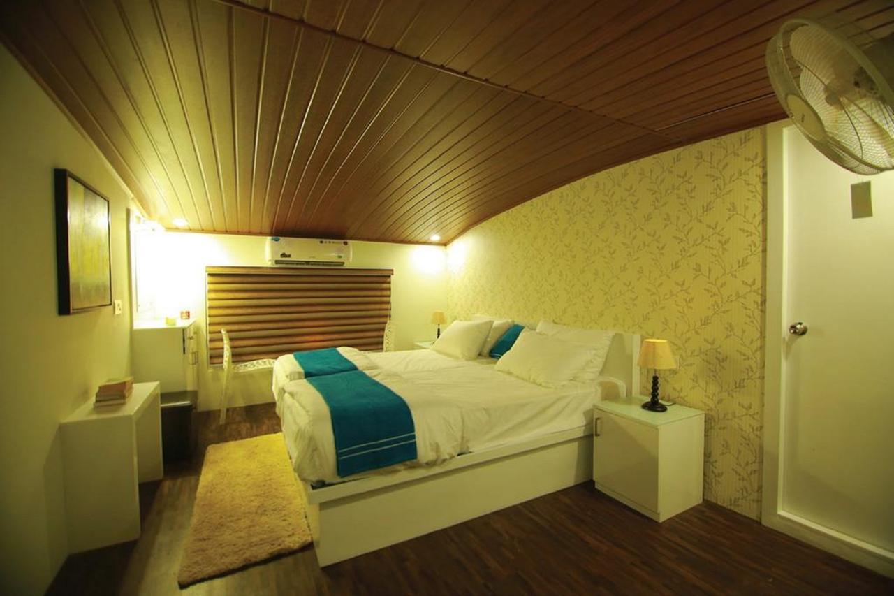 Hotel Indiavacationz Houseboats Alappuzha Esterno foto