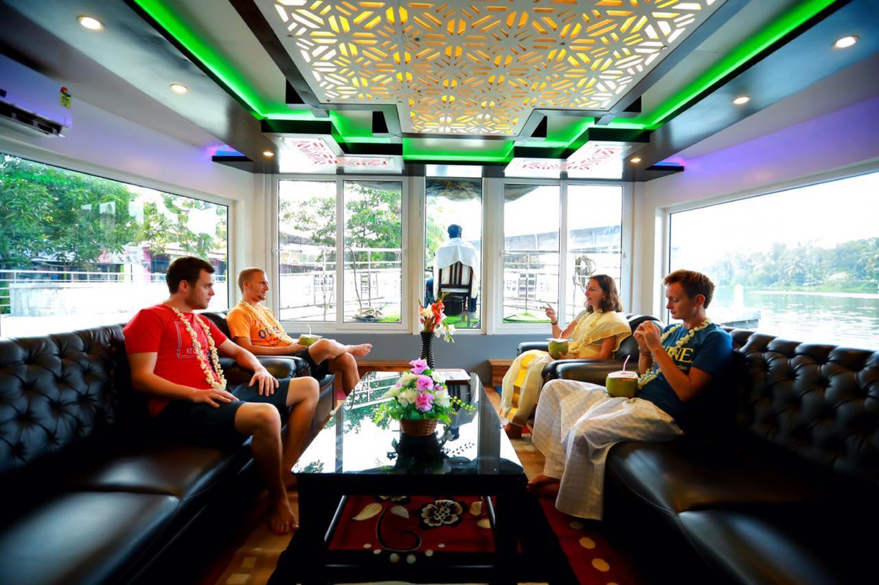 Hotel Indiavacationz Houseboats Alappuzha Esterno foto