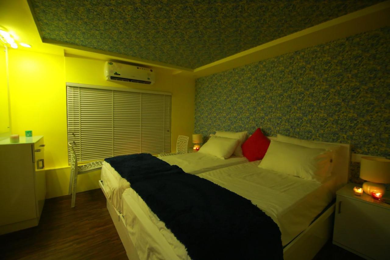 Hotel Indiavacationz Houseboats Alappuzha Esterno foto